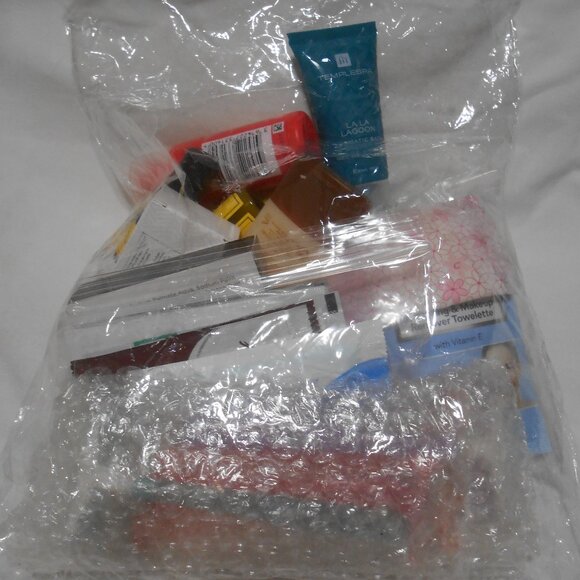 FAMILY LOT TRAVEL & FULL SIZE LOTION SHAMPOO DEODORANT RAZORS PANTY LINERS SOAP - Picture 9 of 9